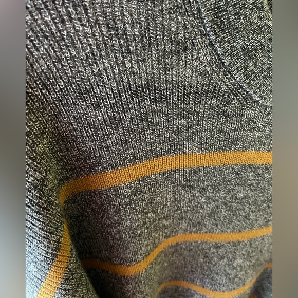 Amercian Eagle - high neck sweater - Picture 5 of 6